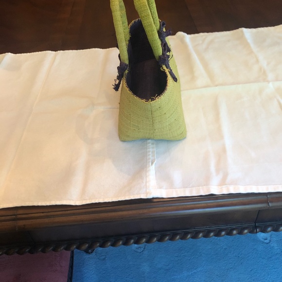 Paris Totes Green and Yellow Woven Tote. - Picture 2 of 6